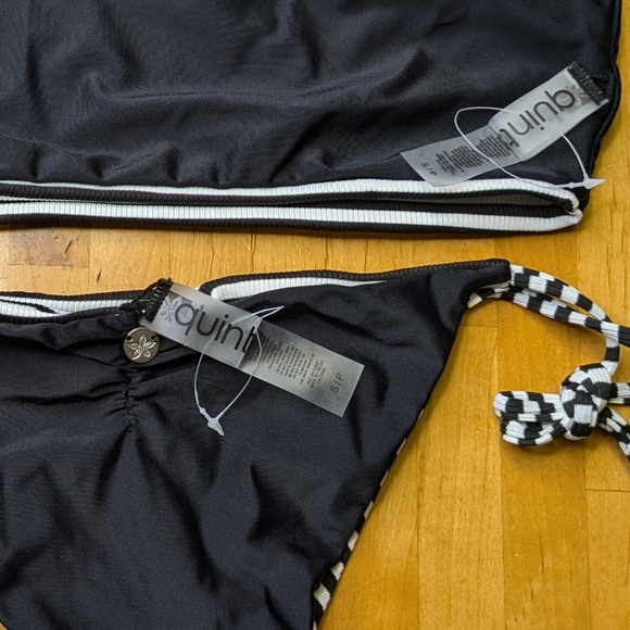 Elegant Black and White Striped Bikini Set - Picture 10 of 10